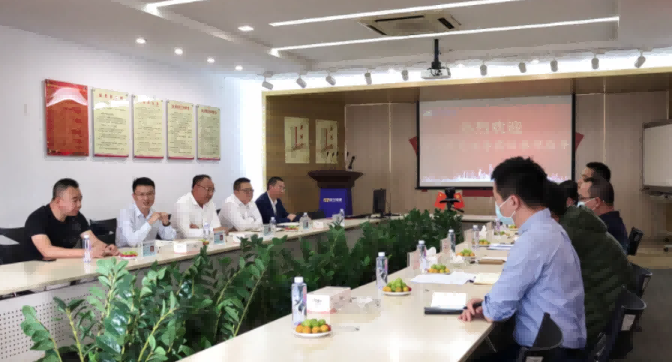东莞市工信局与镇经发局领导莅临918博天堂参观指导